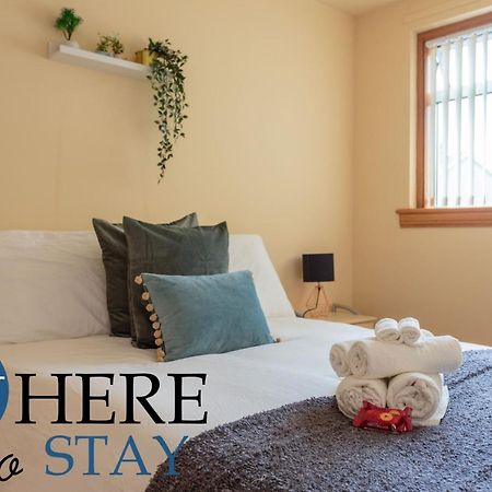 Lovely Apartment By The Hillwood Park-Free Parking Edimburgo Esterno foto