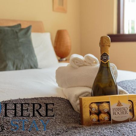 Lovely Apartment By The Hillwood Park-Free Parking Edimburgo Esterno foto