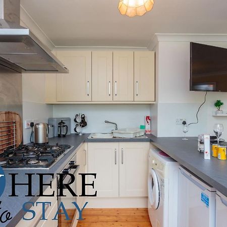 Lovely Apartment By The Hillwood Park-Free Parking Edimburgo Esterno foto