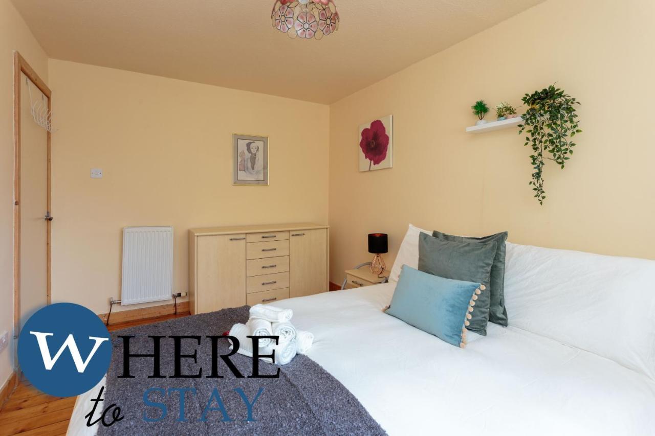Lovely Apartment By The Hillwood Park-Free Parking Edimburgo Esterno foto
